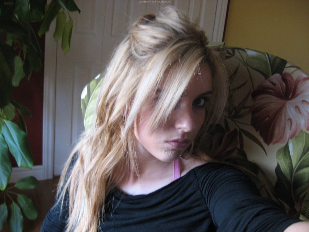 Rubia amateur 99
 #100009928