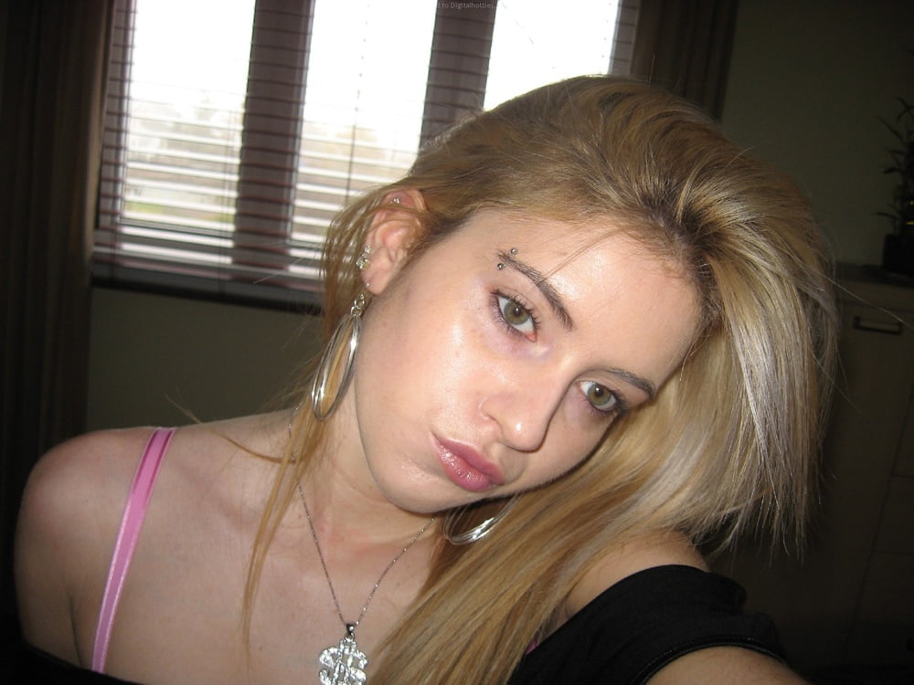 Rubia amateur 99
 #100009932