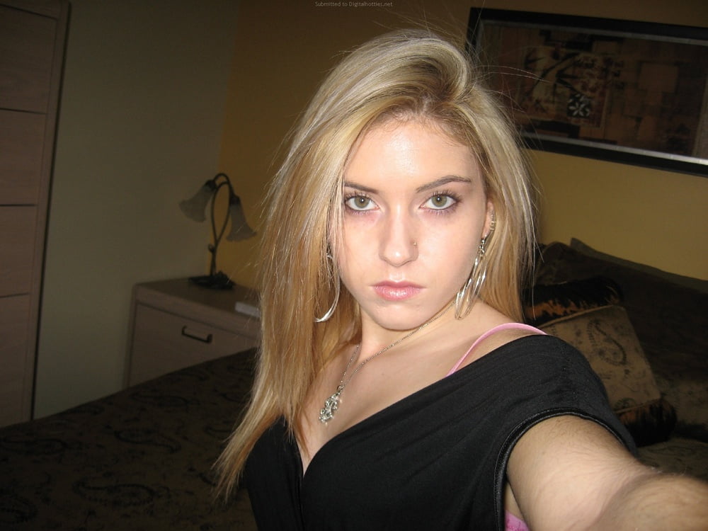 Rubia amateur 99
 #100009933