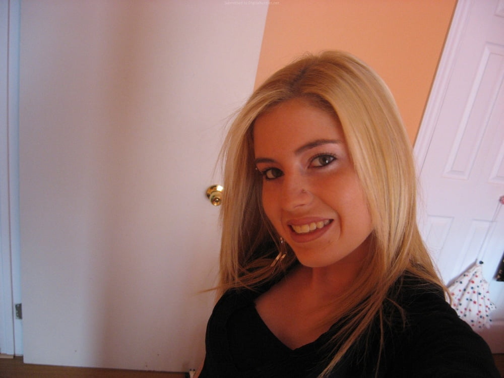 Rubia amateur 99
 #100009937