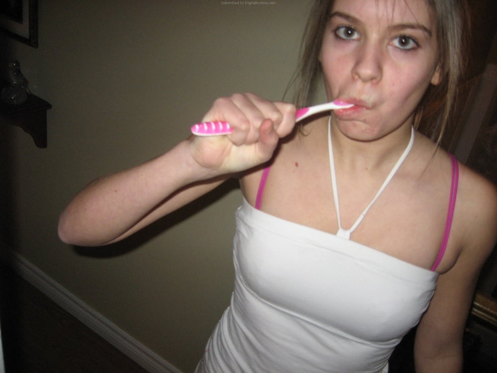 Rubia amateur 99
 #100009970