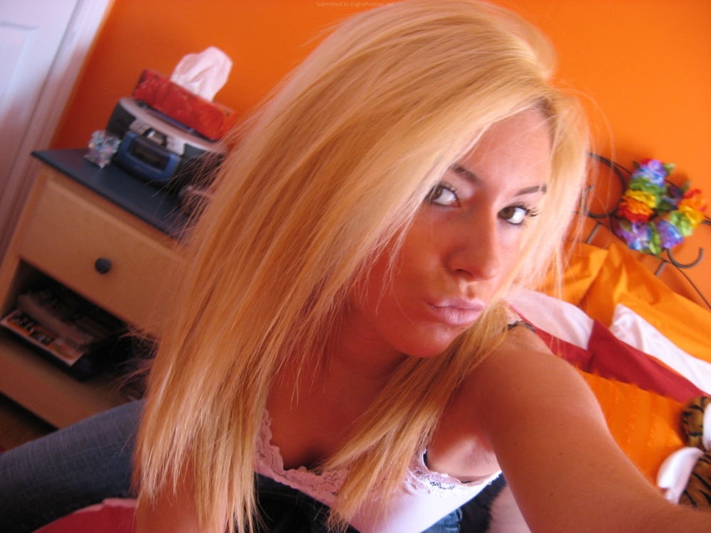 Rubia amateur 99
 #100009981