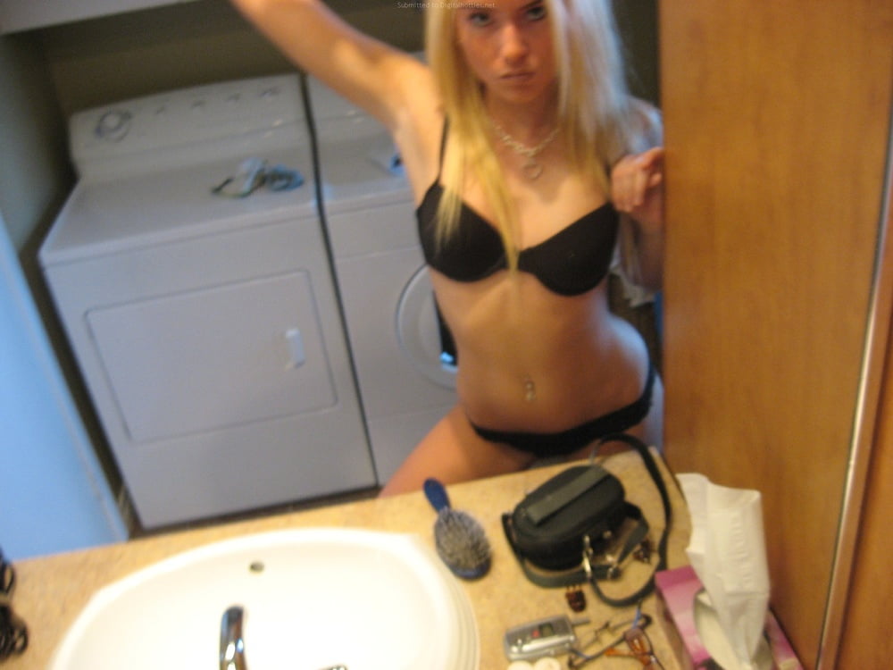 Rubia amateur 99
 #100009985