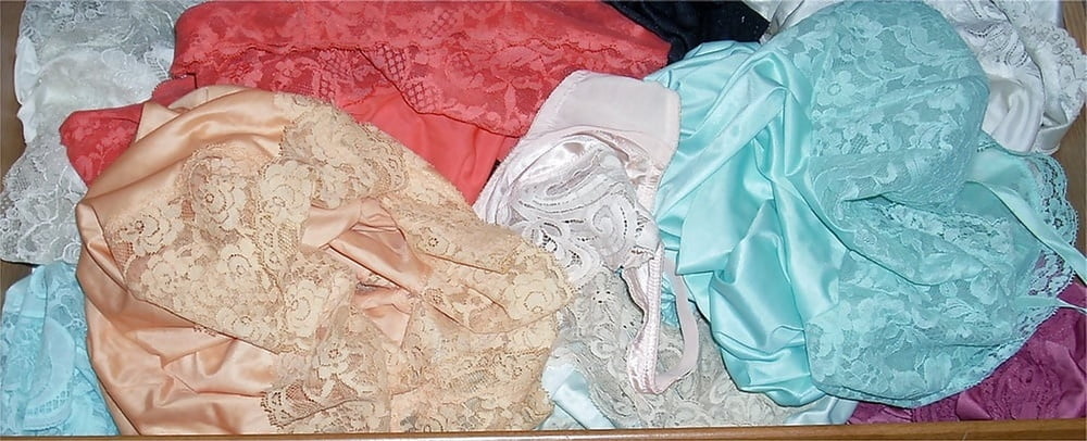 Sexy lingerie lacy slips bas jarretelles culotte soyeuse
 #101936572