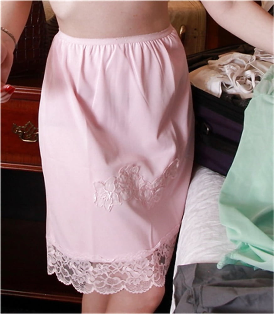Sexy lingerie lacy slips bas jarretelles culotte soyeuse
 #101936588