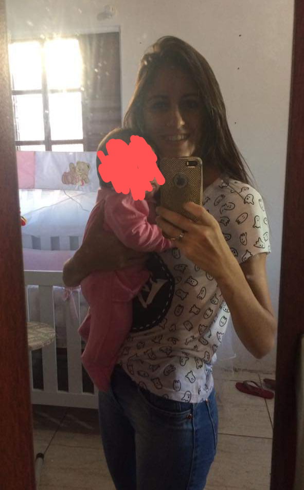 Enfermeira crente
 #89998332