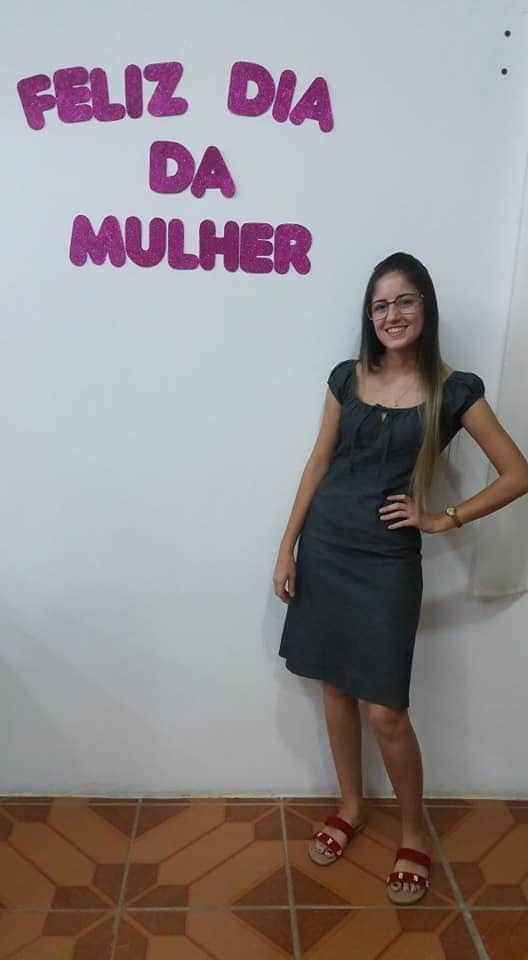 Enfermeira crente
 #89998353