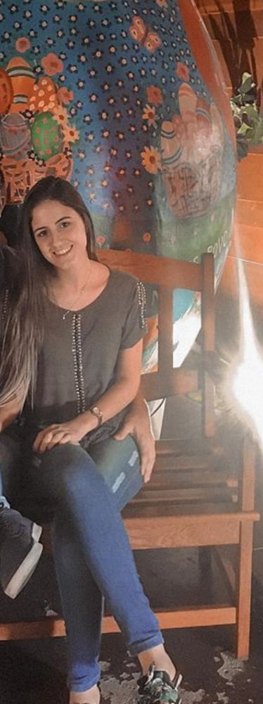 Enfermeira crente
 #89998357