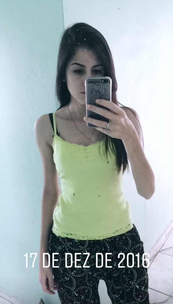 Enfermeira crente
 #89998366