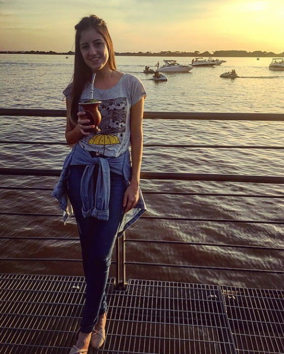 Enfermeira crente
 #89998378