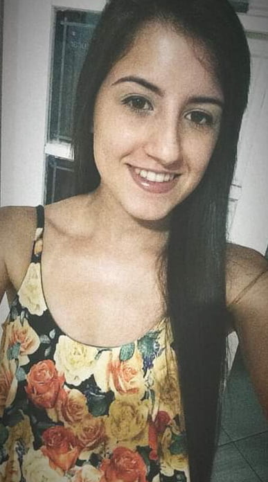 Enfermeira crente
 #89998393