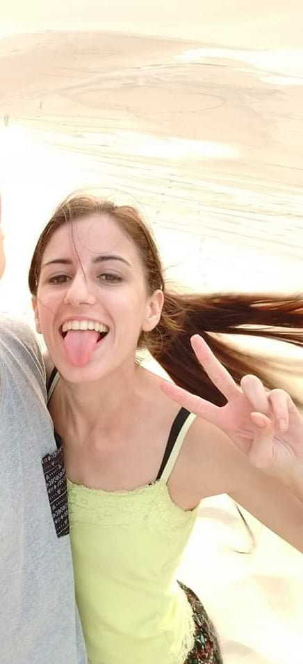 Enfermeira crente
 #89998396