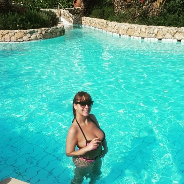 Aleksandra Le #79868653