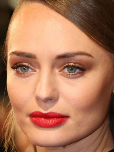 Laura haddock
 #96660722