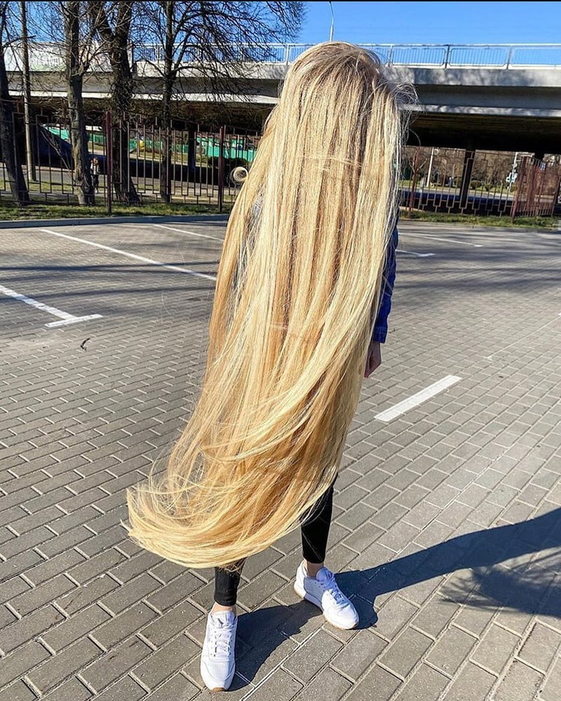 Sexy lange Haare Rapunzels
 #95465056