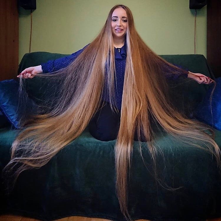 Sexy lange Haare Rapunzels
 #95465071