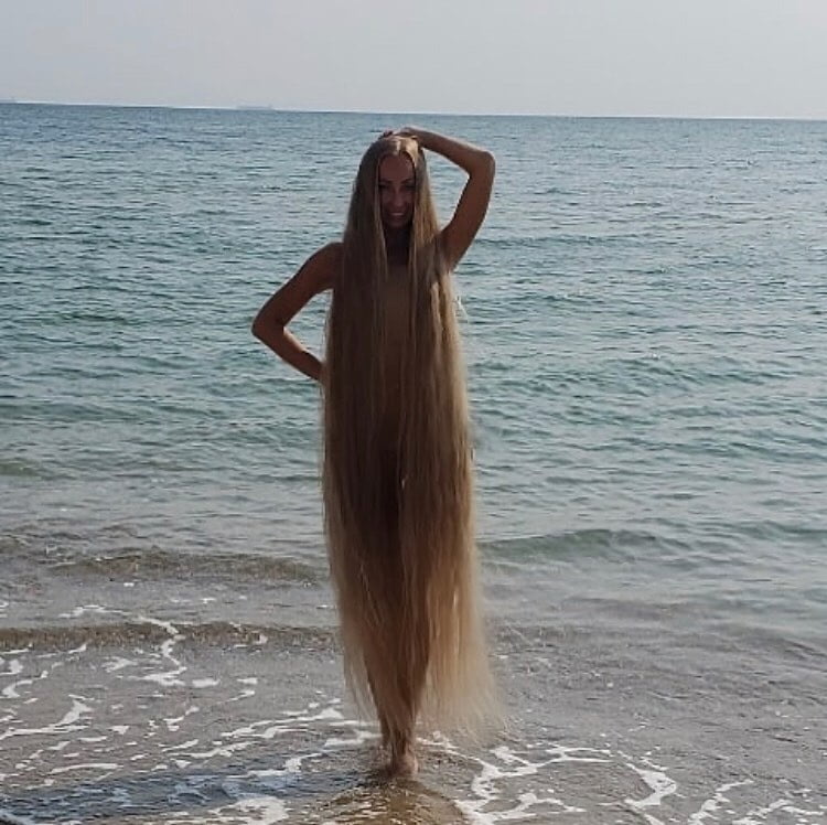 Rapunzel sexy capelli lunghi
 #95465143