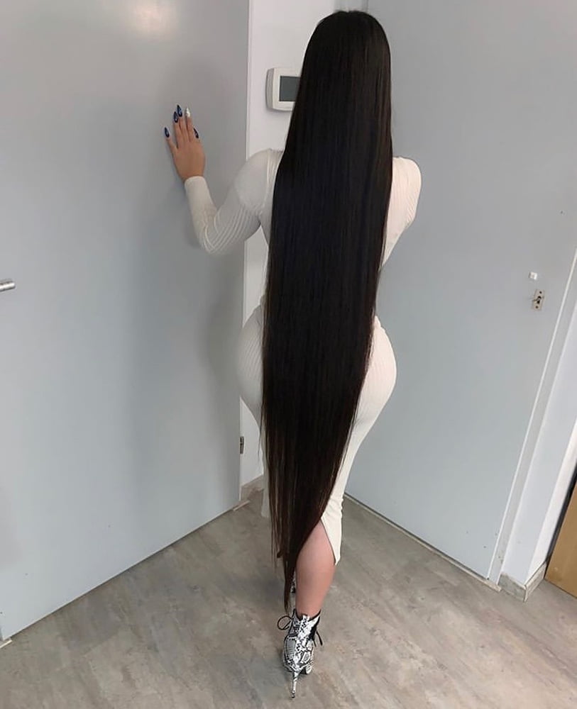 Sexy lange Haare Rapunzels
 #95465169