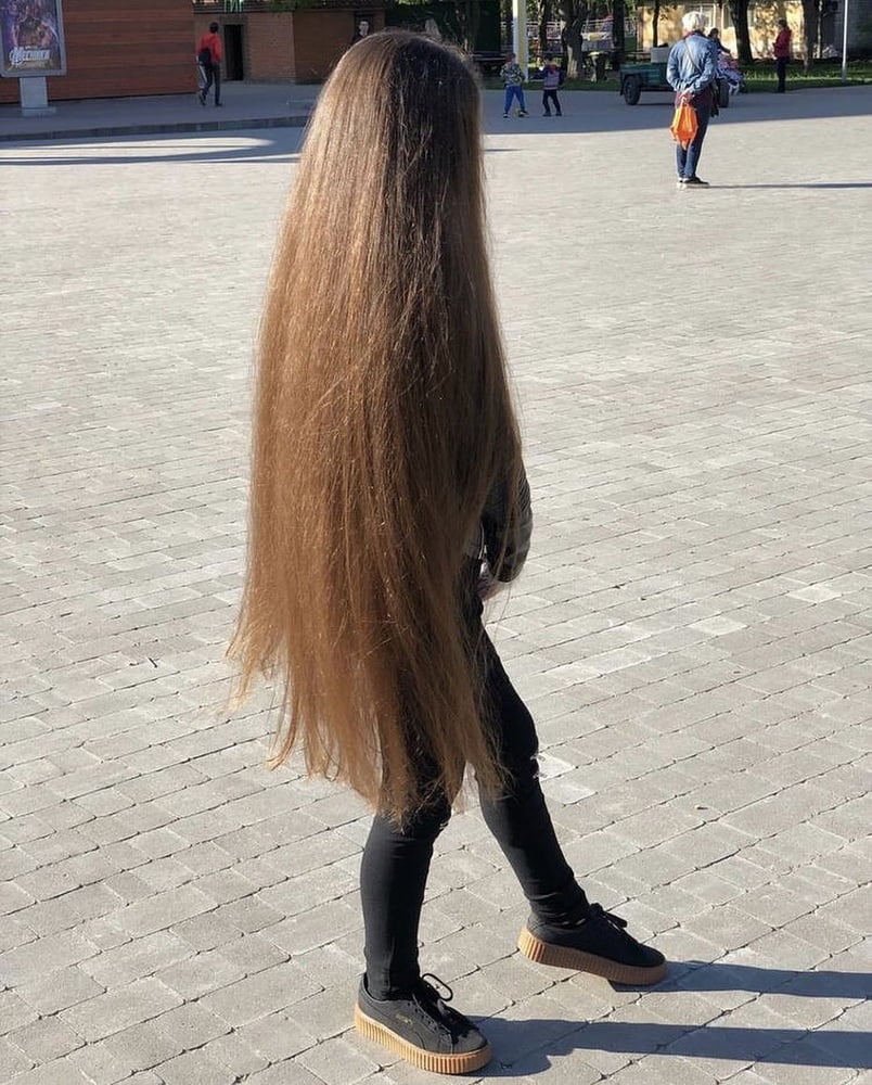 Sexy lange Haare Rapunzels
 #95465219