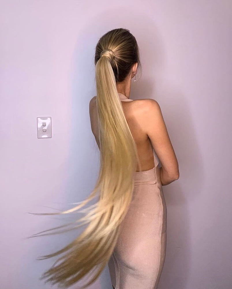 Sexy lange Haare Rapunzels
 #95465221