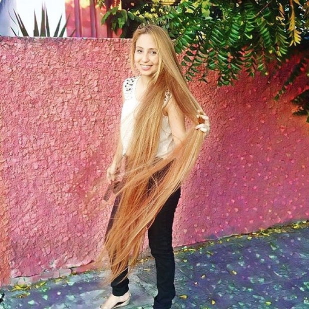 Cheveux longs sexy rapunzels
 #95465587