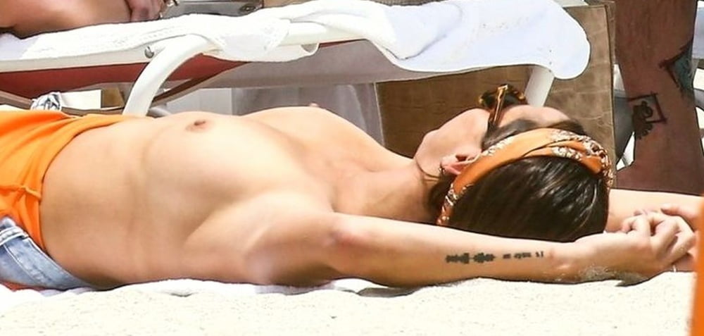 Kristen Doute topless Miami jun 2019 #94079196