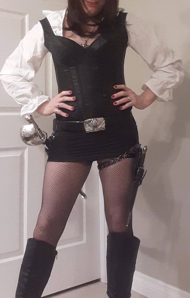 Pirate costume #106786818
