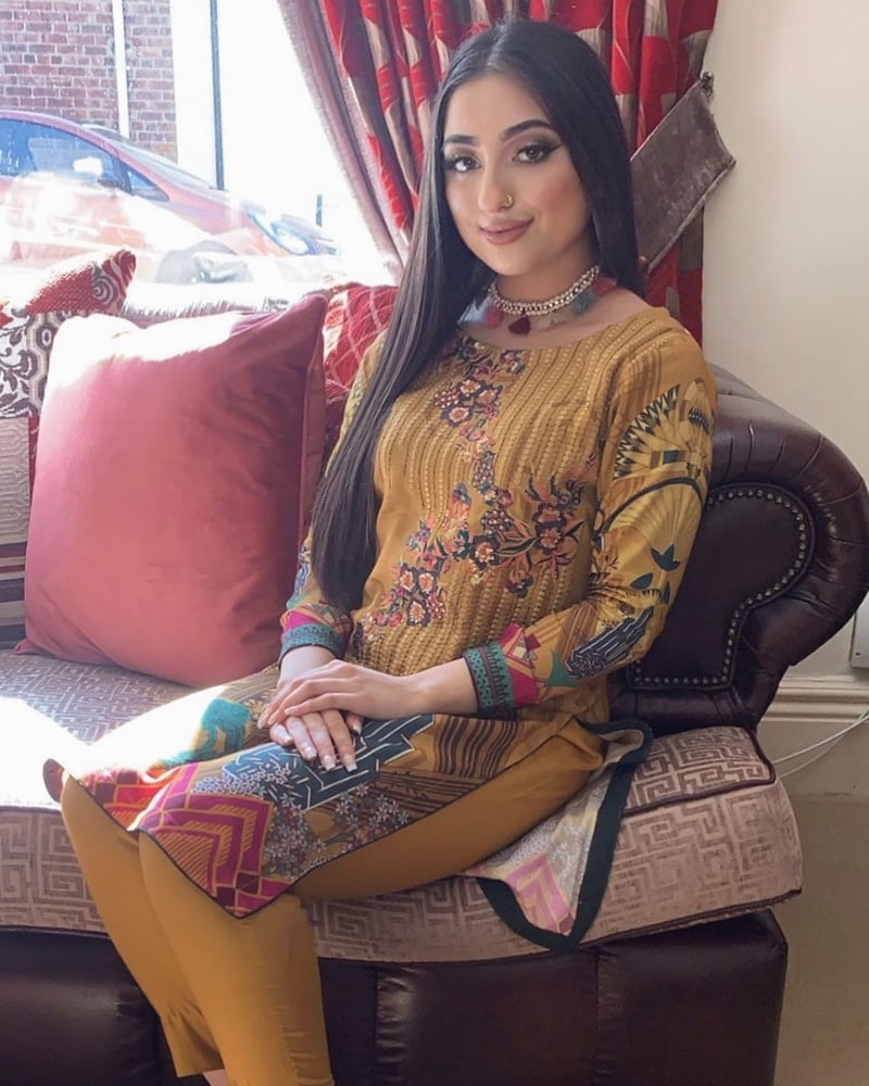 Paki amante del cazzo troie desi indiano bengali arabo uk
 #93248584