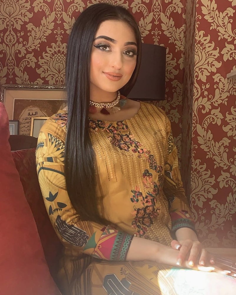 Paki amante del cazzo troie desi indiano bengali arabo uk
 #93248587