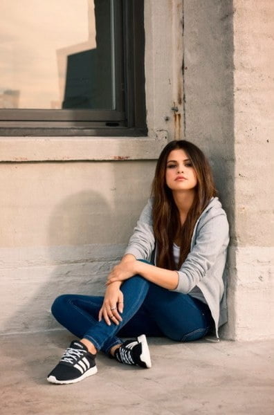 Selena gomez ictus materiale
 #87395100