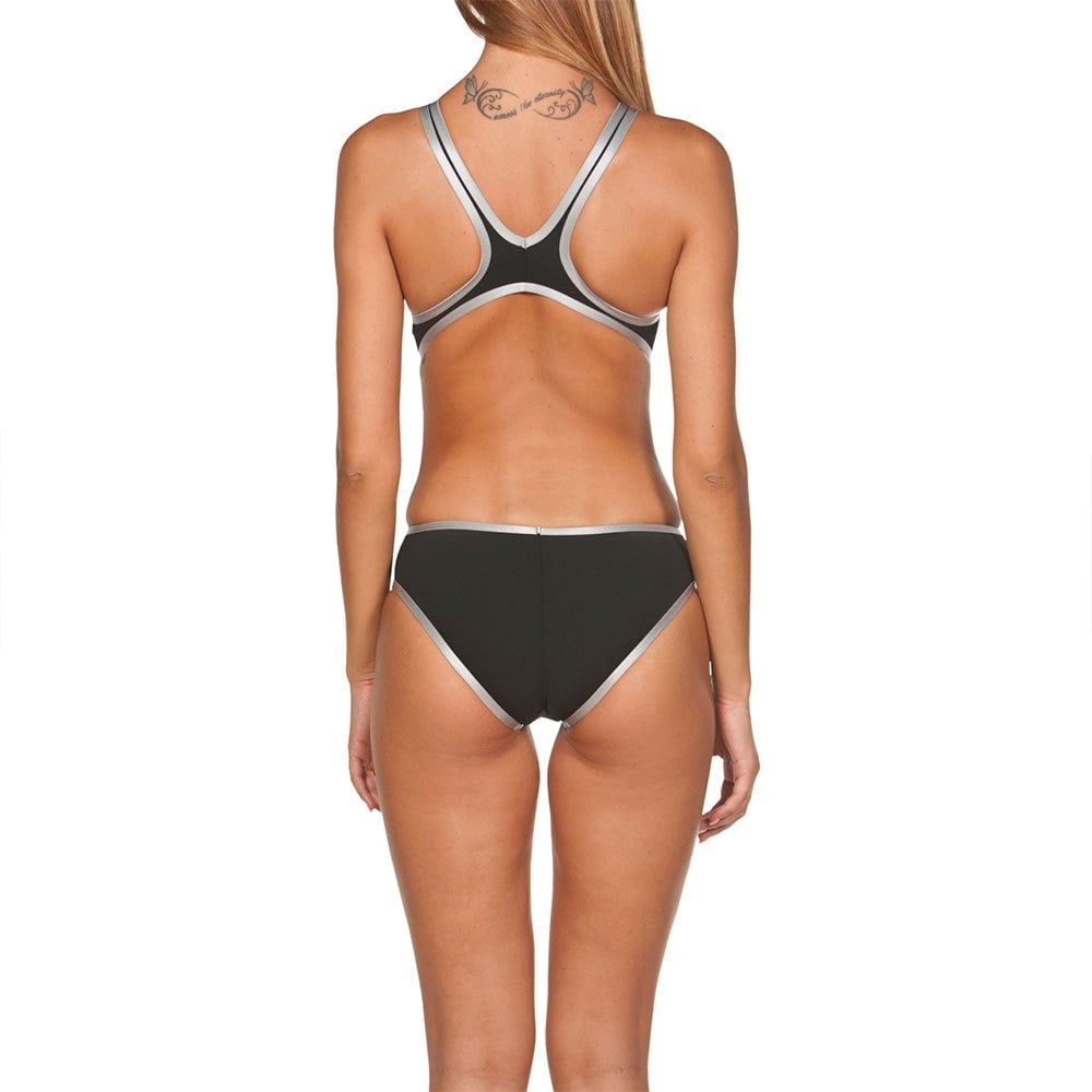 Model-Mädchen in Bademode
 #95569062