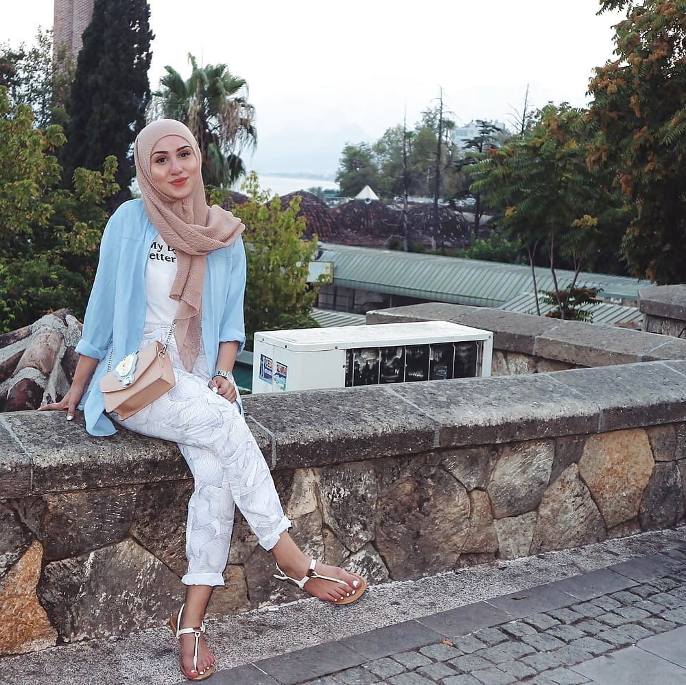 Kopftuchschlampen
 #91042910