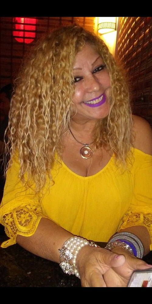 Pareja feliz boricua
 #90781364