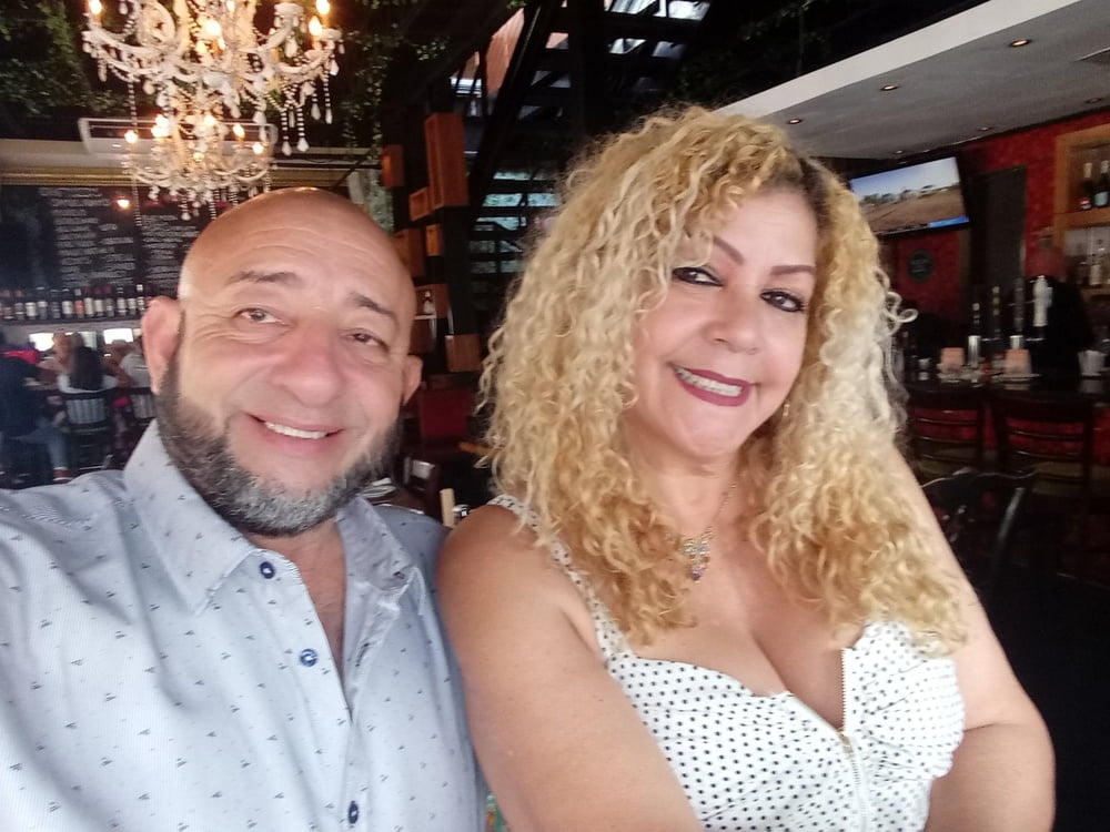 Pareja feliz boricua
 #90781461