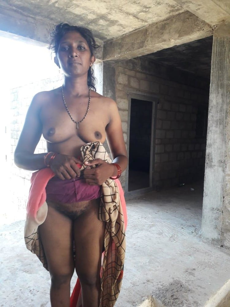 シンハラ語、タミル語の裸の女の子
 #106475802