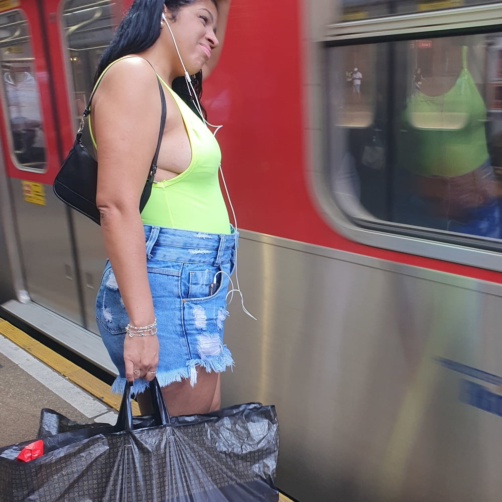 Pechos de chica latina mostrados
 #101524581