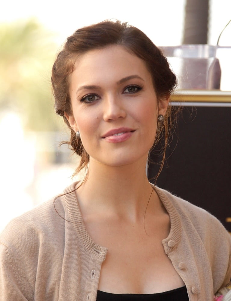 Mandy moore - alan menken h'wood walk of fame (10 nov 2010)
 #87415655