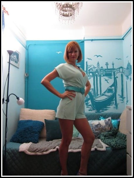 Reife und ältere Frauen posieren: 02
 #101181301