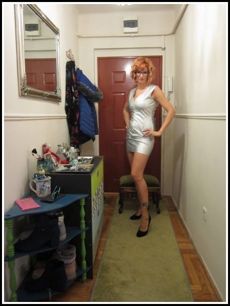 Reife und ältere Frauen posieren: 02
 #101181325