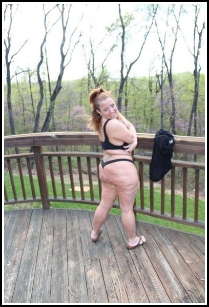 Reife und ältere Frauen posieren: 02
 #101181428