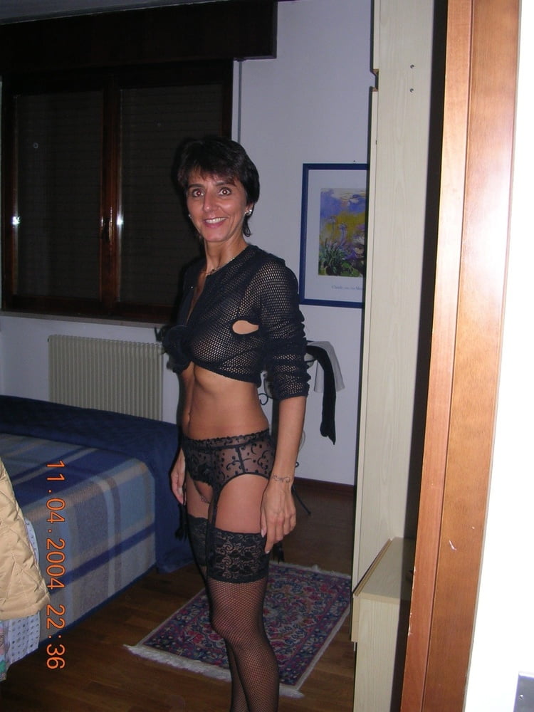 Gebräunte und rasierte Milfs lieben Sex
 #100366969