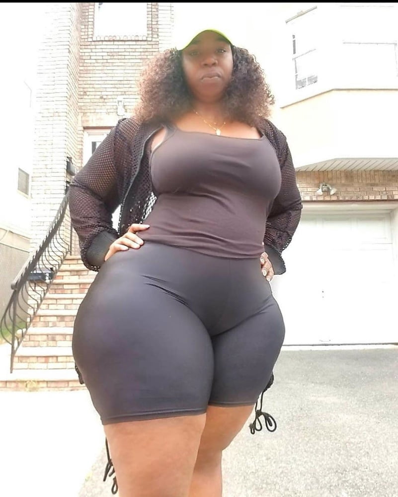 Caderas anchas de las mujeres 339
 #102996310