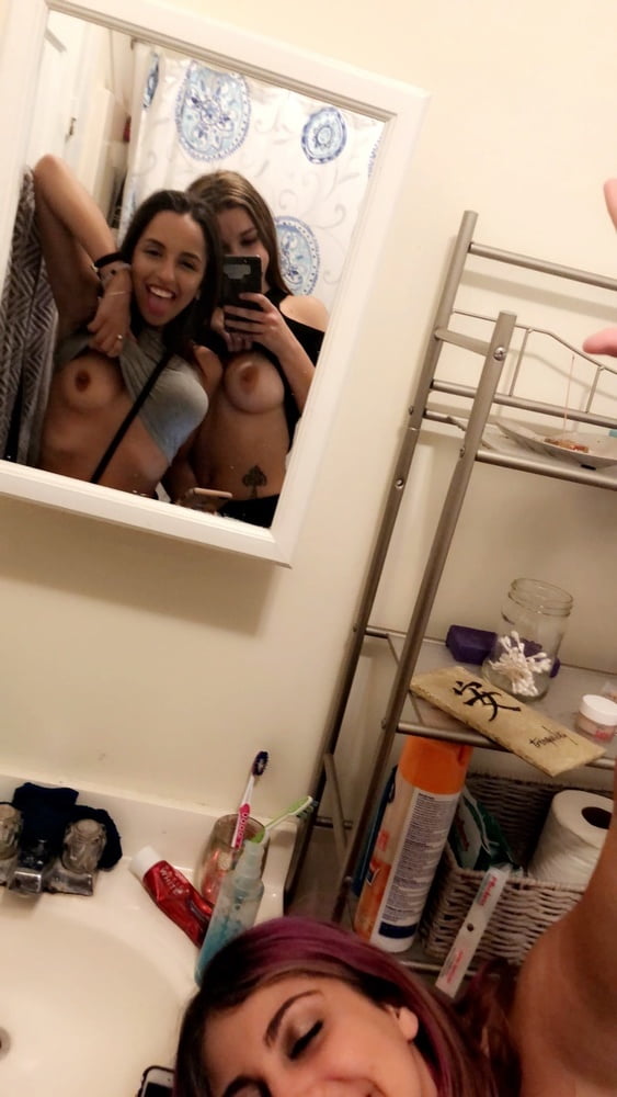 Grupo de chicas desnudas 2
 #94176134