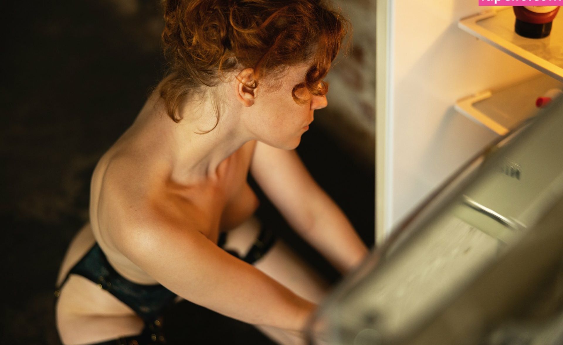 Kate Ri desnuda #108296287