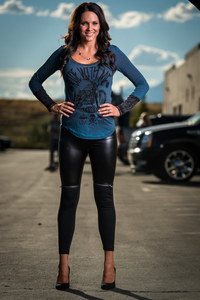 セクシーなウェットルックのレギンス
 #88895183