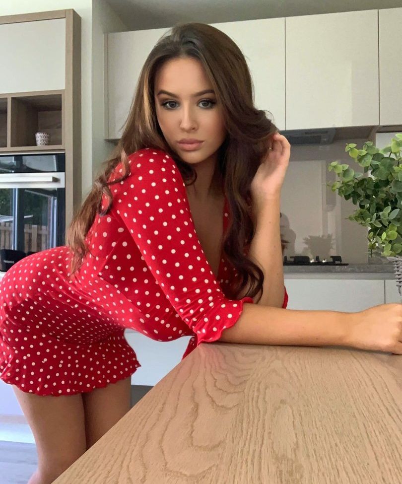 Simone Goodall desnuda #108074861