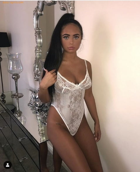 Glam made-up ladies #81969702