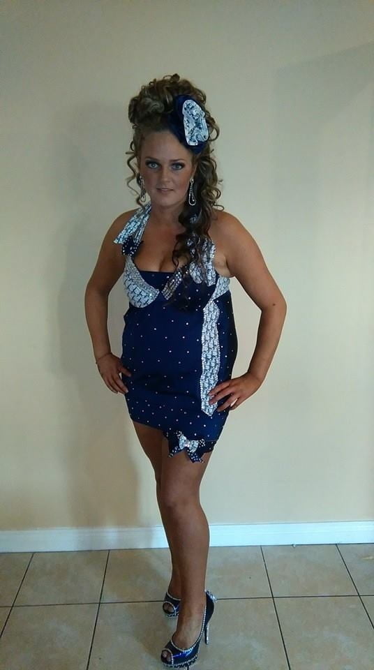 Damas maquilladas con glamour
 #81970035