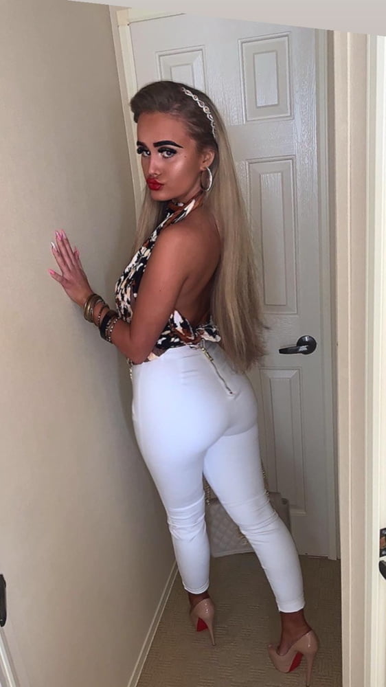 Glam made-up ladies #81970371