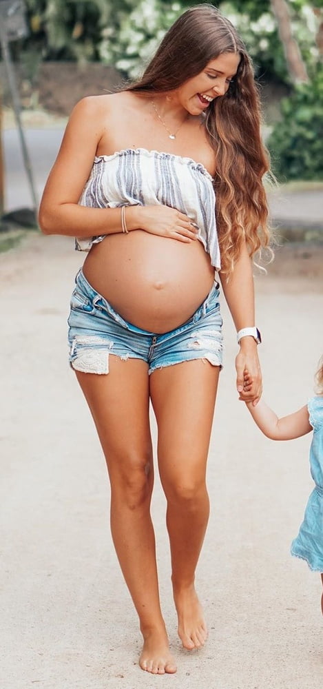 Pregnant amateur Megan with huge belly #79930763